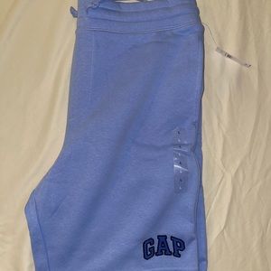 Gap men large shorts with front pockets